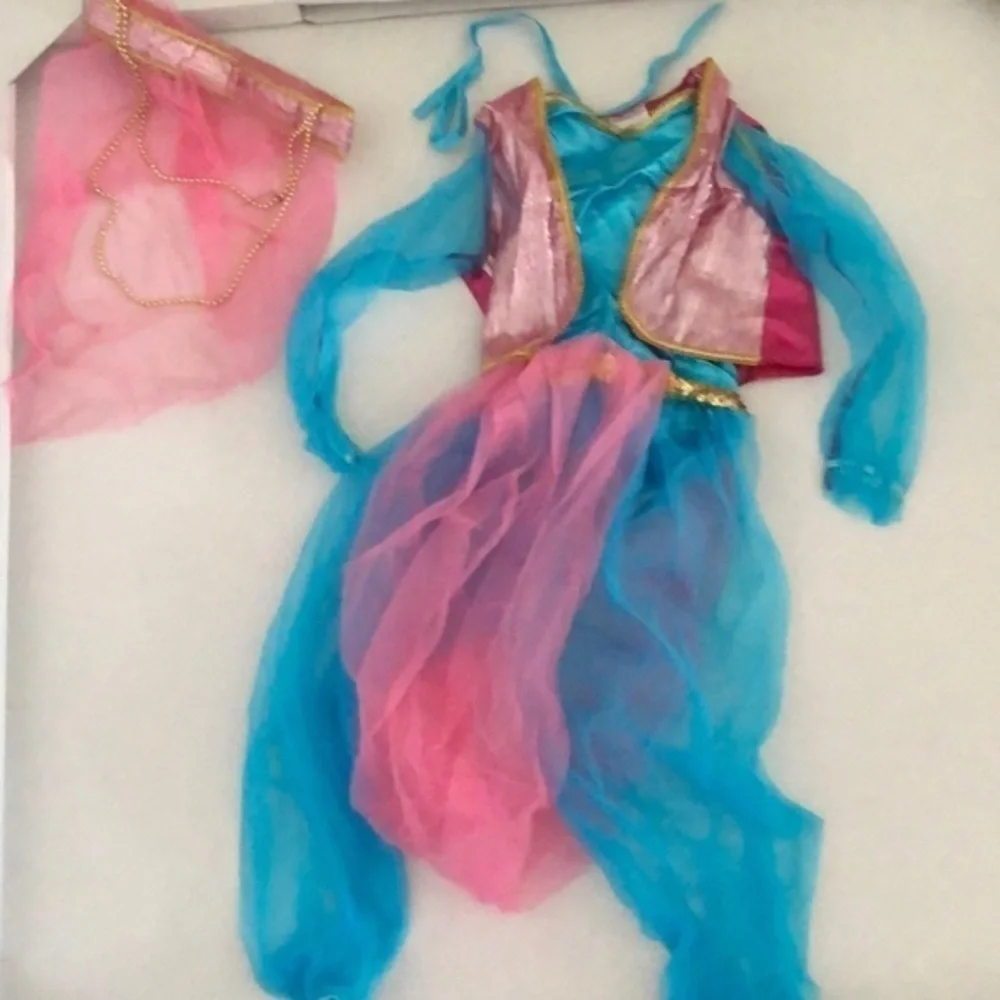 Halloween Genie four piece costume size 4 to 6